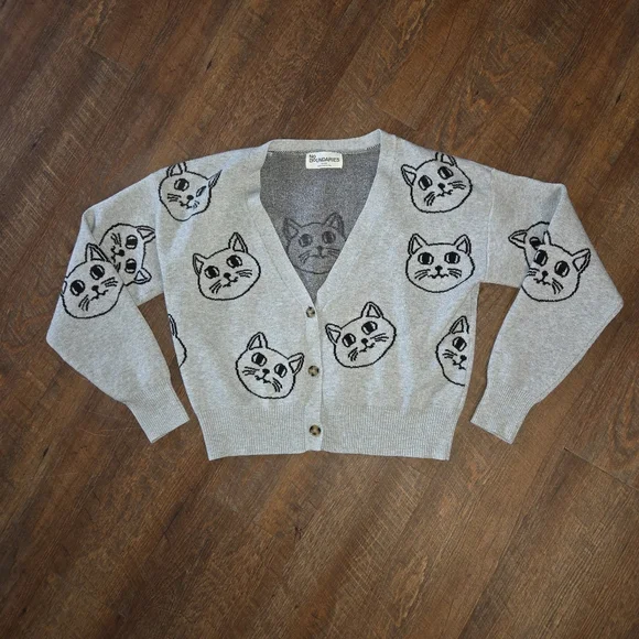 No Boundaries Cat Face Cropped Cardigan Size Medium Gray Soft Sweater AOP NWOT - Picture 2 of 7